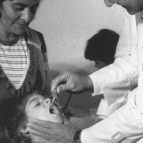Poliomielite: um histórico de conquistas de Bio-Manguinhos