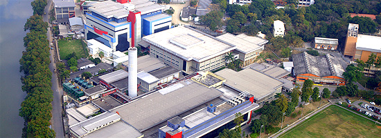 Imagem aérea mostra prédios do Complexo Tecnológico de Vacinas, Campus Manguinhos no Rio de Janeiro