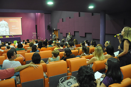 Participaram do debate professores da rede pública e profissionais da UFRJ